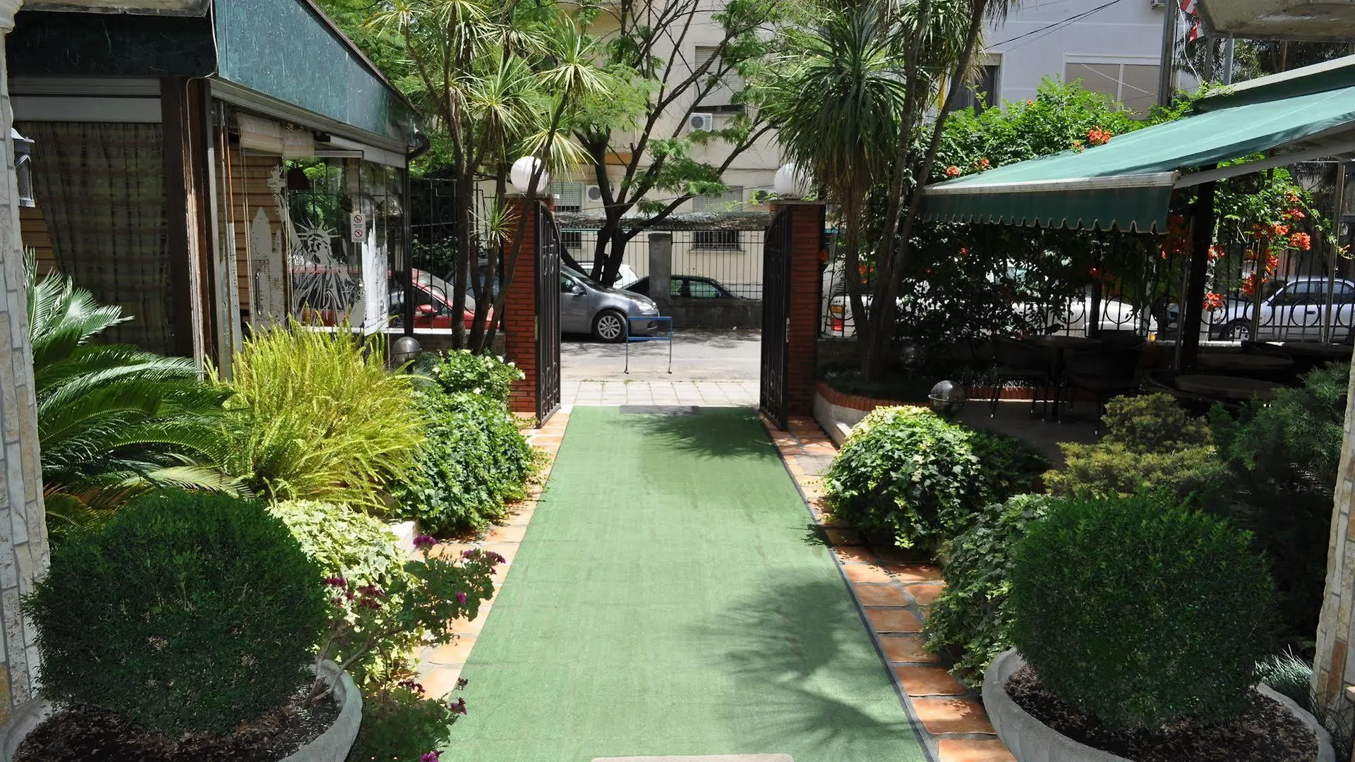 Broadway Hotel Tirana